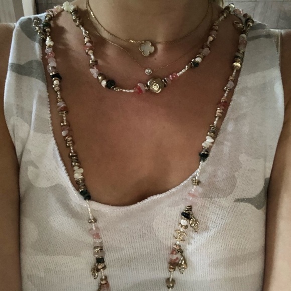 AUTHENTIC CHANEL beaded shell necklace - Picture 2 of 13